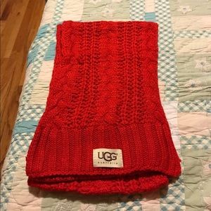 UGG HAT & SCARF SET